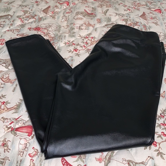 GAP Faux Leather Pants - Picture 2 of 2